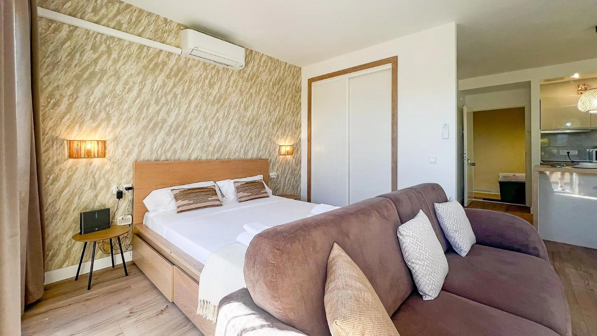 Oleholidays 806 Romana Playa Primera Linea De Playa Marbella Apartment