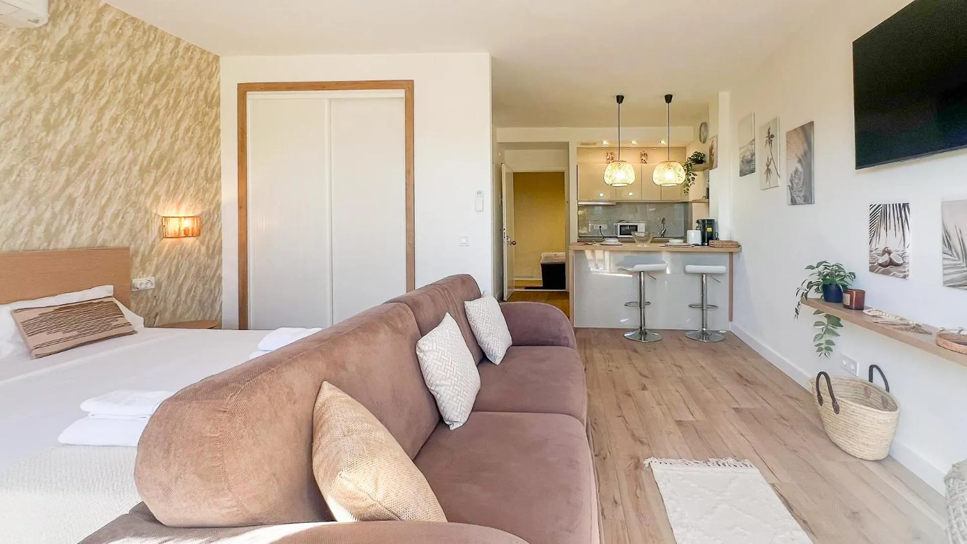 Apartment Oleholidays 806 Romana Playa Primera Linea De Playa Marbella Spain
